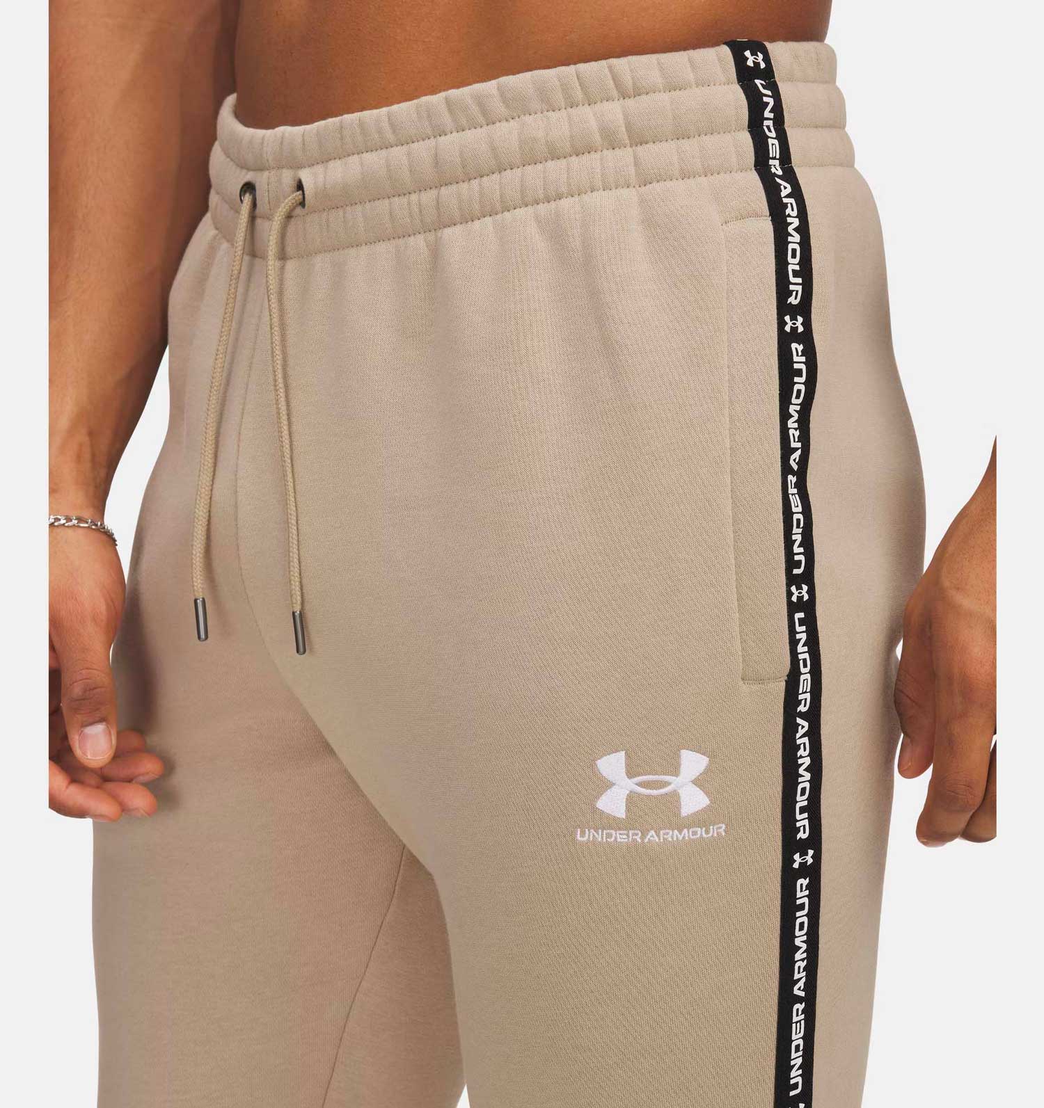 Jogger con cinta polar UA Icon