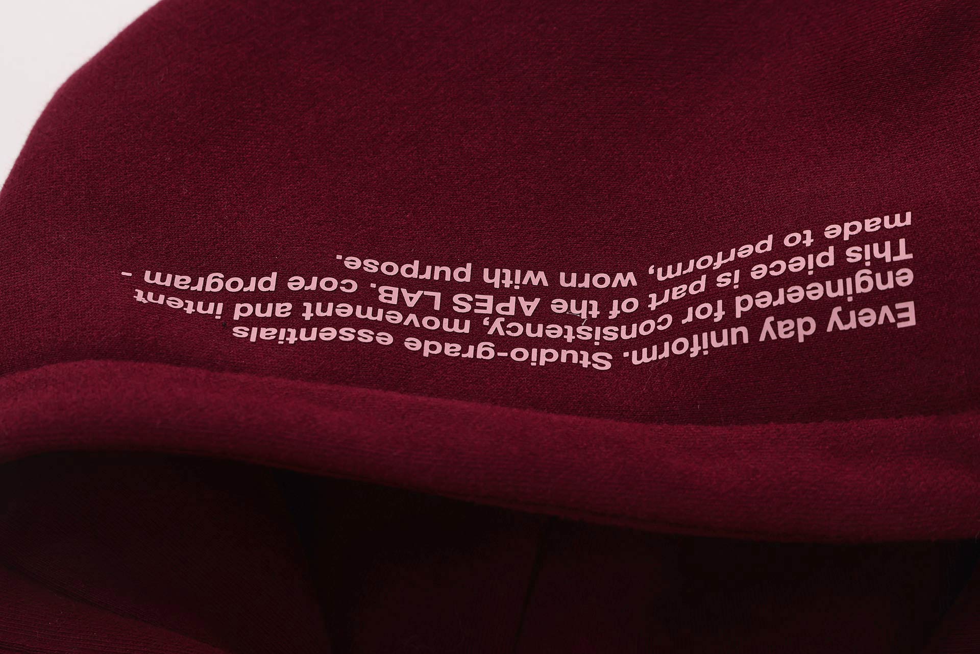 <tc>Apes</tc> Essentials – UNIT Crop Oversize Hoodie – Roter Samt