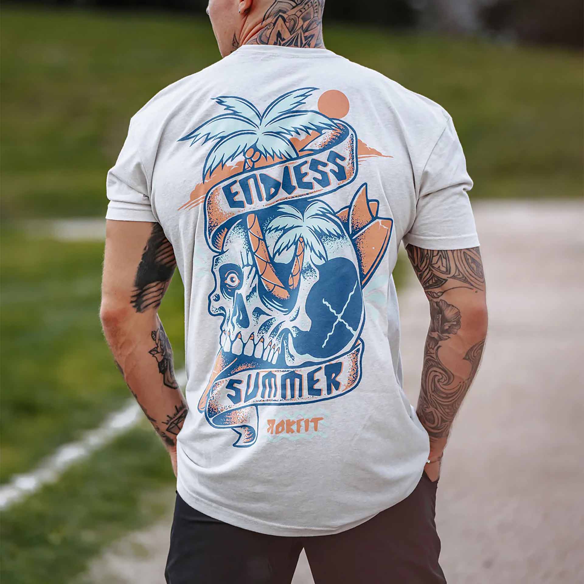 Endloses Sommer-T-Shirt