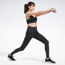 Soutien-gorge de sport prêt à l'entraînement