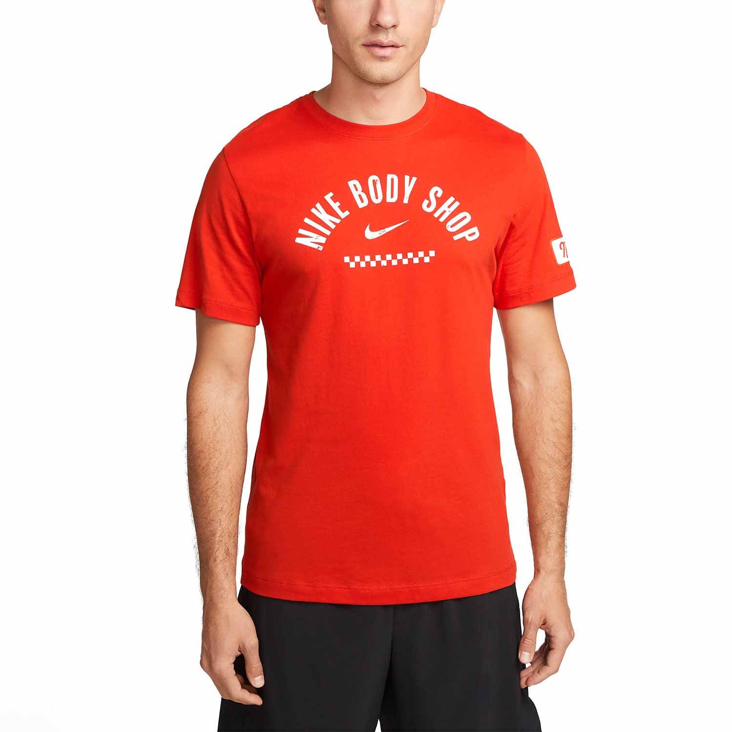 Camiseta Nike Dri-Fit Body Shop